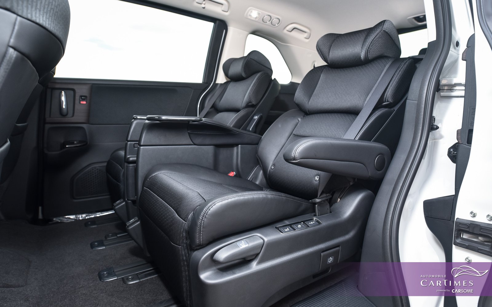 Honda Odyssey 2.0 e:HEV Absolute photo 9
